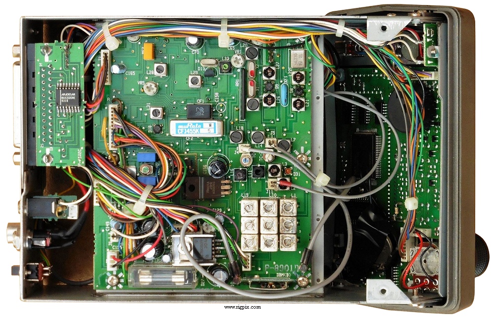 A inside bottom view picture of AOR AR-3000A