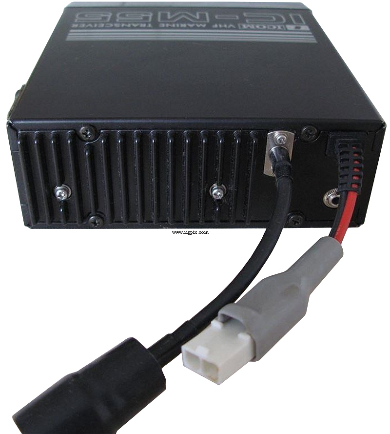 A rear picture of Icom IC-M55