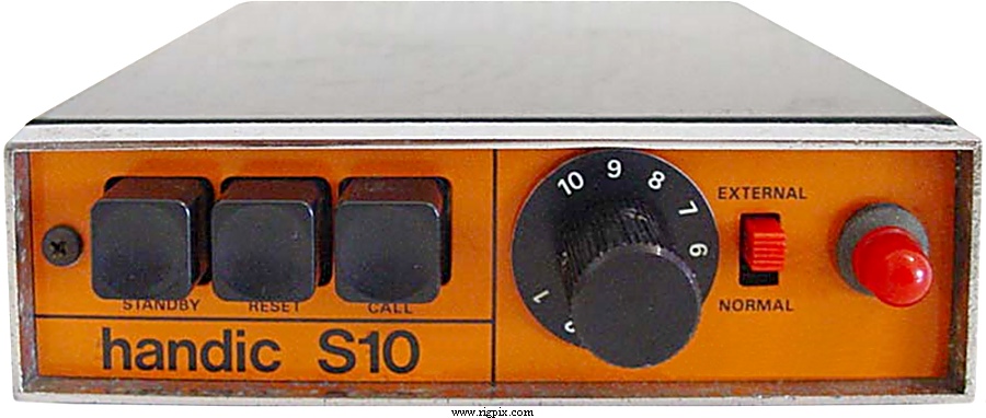 Pictures of early and later version of Handic S10