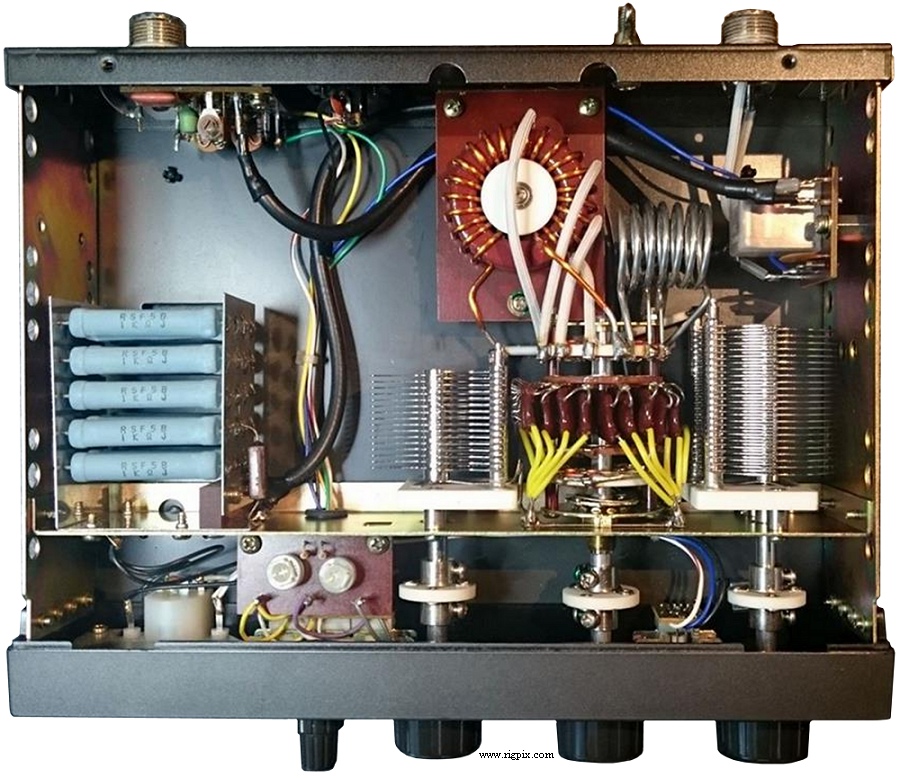 An inside picture of Yaesu FC-700