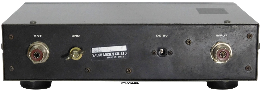 A rear picture of Yaesu FC-707