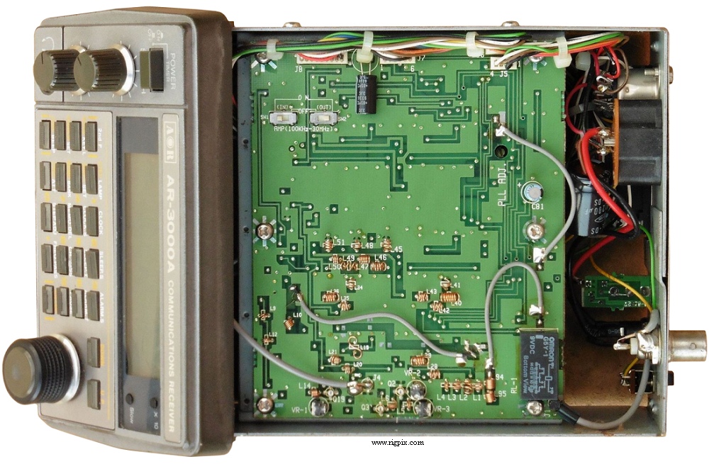 An inside top view picture of AOR AR-3000A