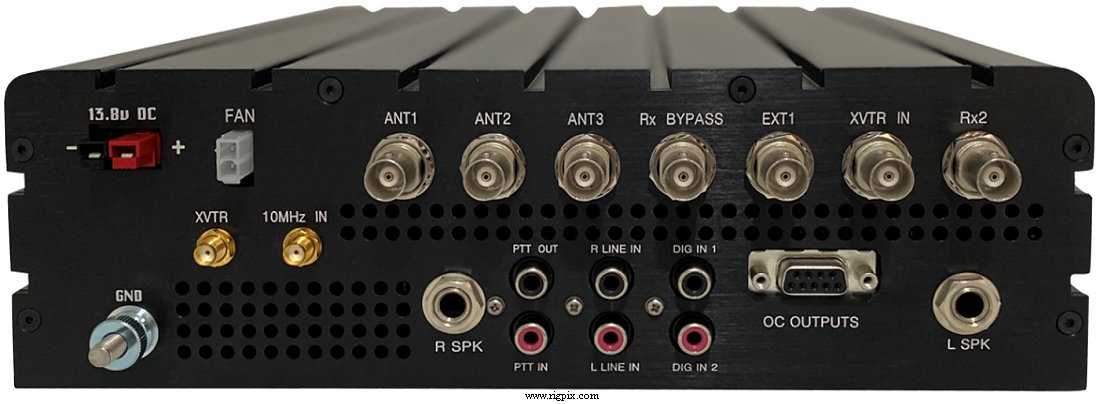 A rear picture of Apache Labs Anan-7000DLE MKII