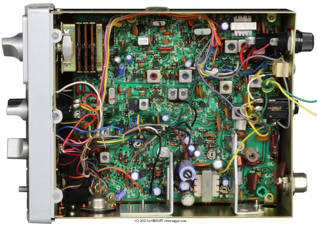 An inside picture of Hy-Gain II (682)