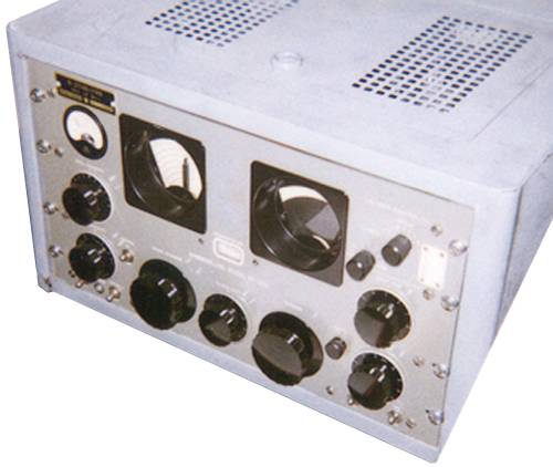 A picture of Hammarlund SP-600-JX-6 (US Navy model R-274B/FRR)