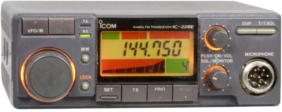 A picture of Icom IC-228E