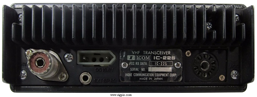 A rear picture of Icom IC-22S