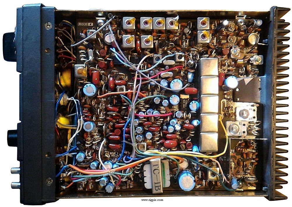 An inside top picture of Icom IC-22S