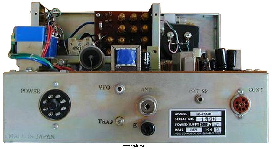 A rear picture of Inoue (Icom) IC-700R