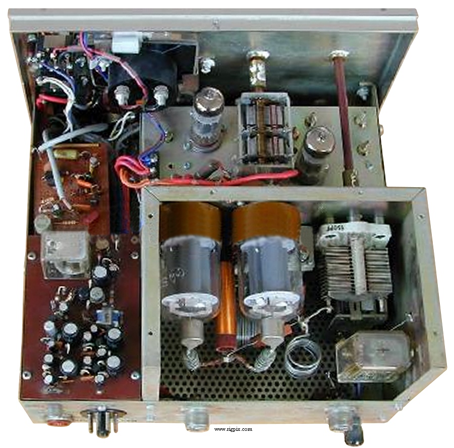 An inside picture of Inoue (Icom) IC-700T