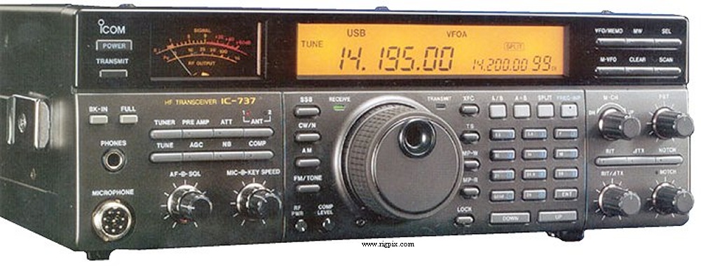 A picture of Icom IC-737