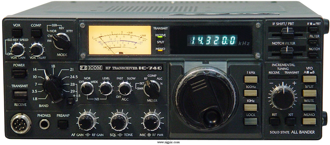 A picture of Icom IC-740