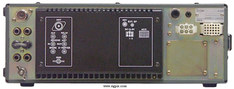 A rear picture of Icom IC-751A