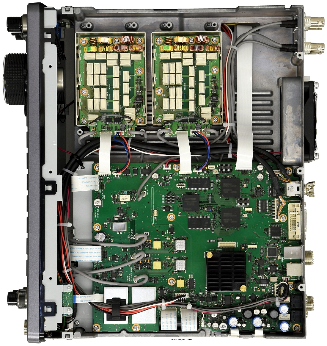 An inside bottomview picture of Icom IC-7610