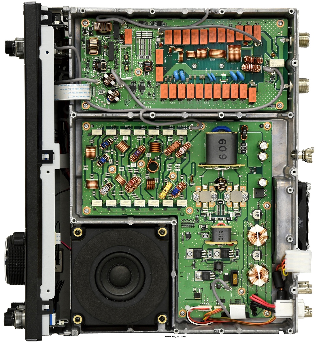 An inside topview picture of Icom IC-7610