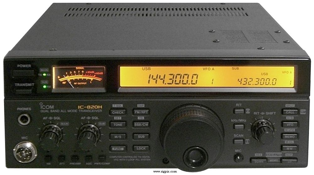 A picture of Icom IC-820H