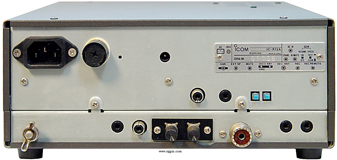 A rear picture of Icom IC-R72