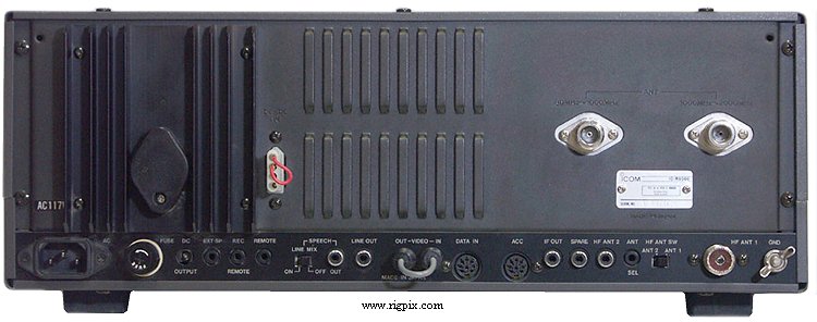A rear picture of Icom IC-R9000L
