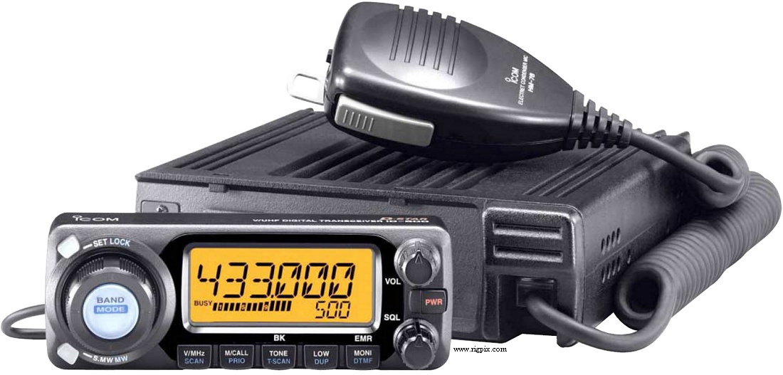 A picture of Icom ID-800D