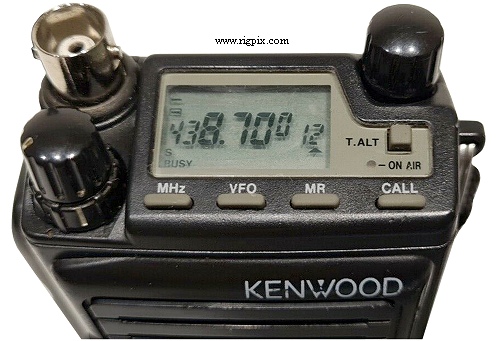 A top view picture of Kenwood TH-46E