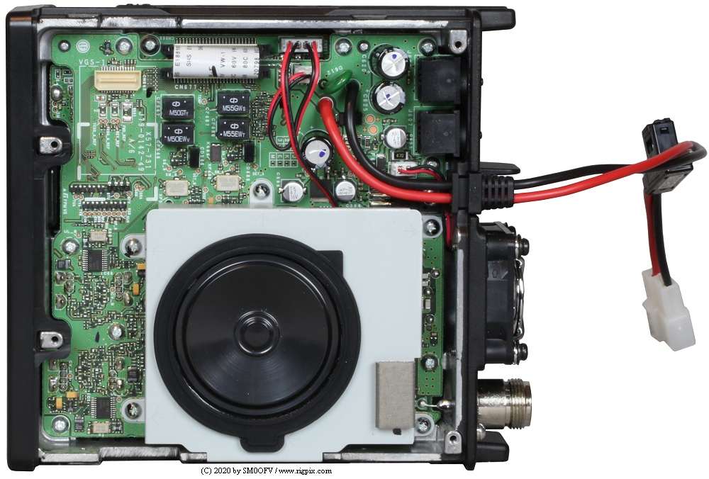 An inside picture of Kenwood TM-D710GE