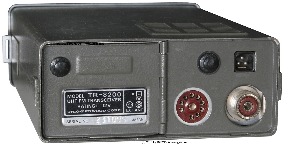 A rear picture of Kenwood TR-3200
