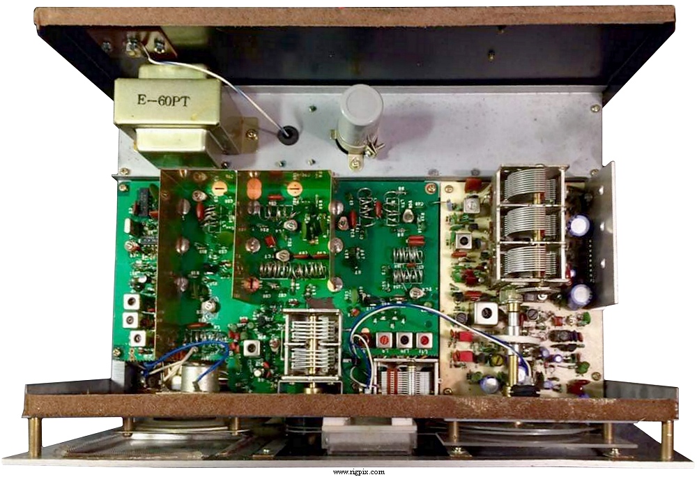 An inside picture of Lowe SRX-30