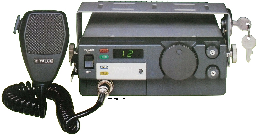 A picture of Yaesu FTC-2025