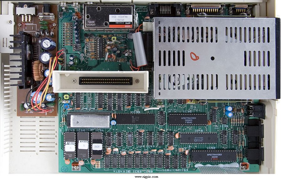 An inside picture of Spectravideo SVI-738 Xpress