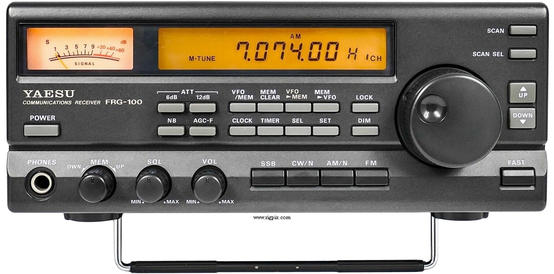 A picture of Yaesu FRG-100