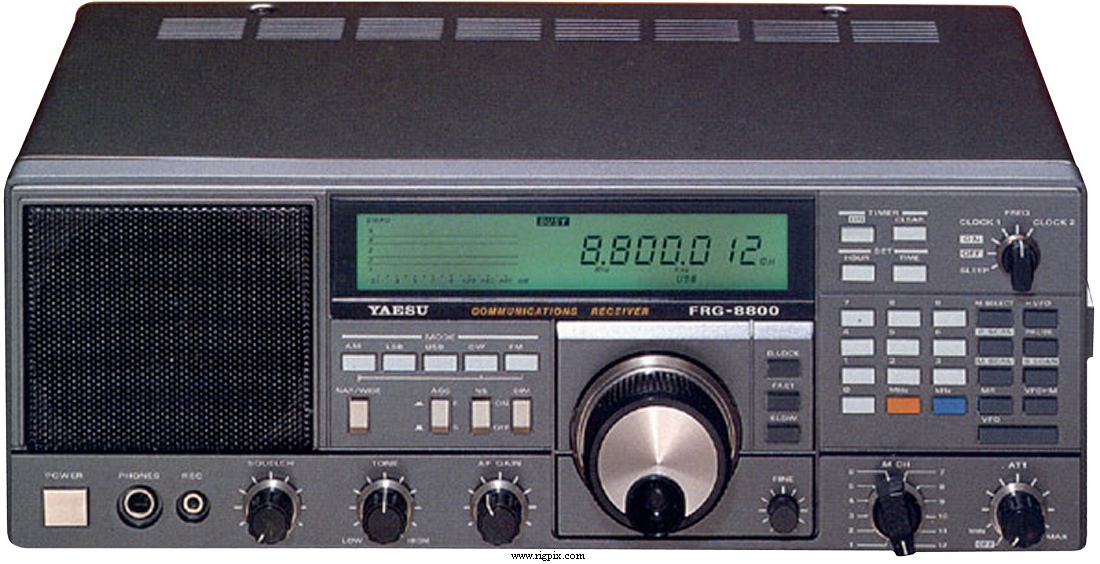 A picture of Yaesu FRG-8800