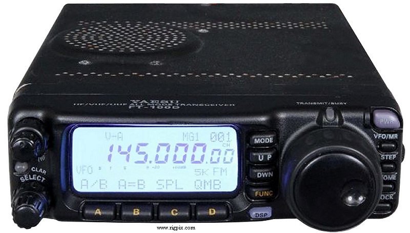 A picture of Yaesu FT-100D