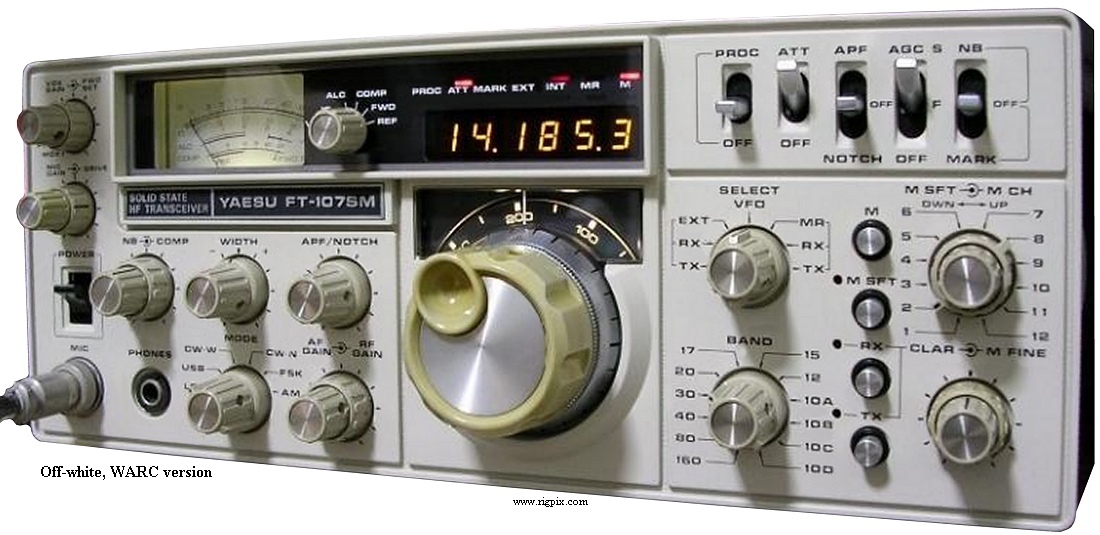 A picture of Yaesu FT-107SM