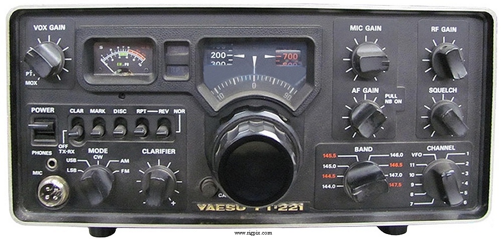 A picture of Yaesu FT-221