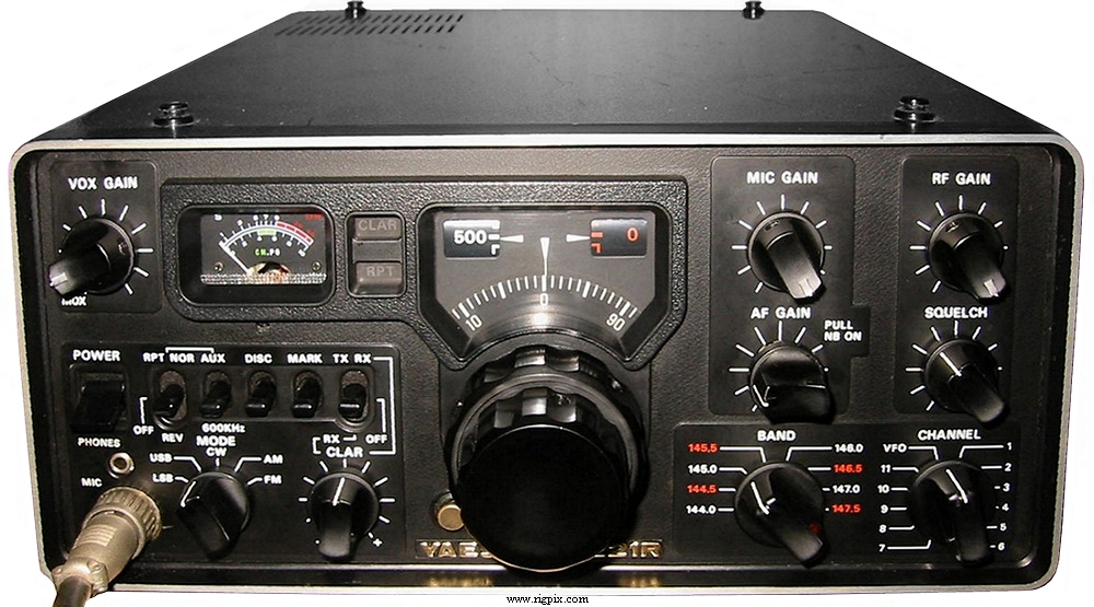 A picture of Yaesu FT-221R