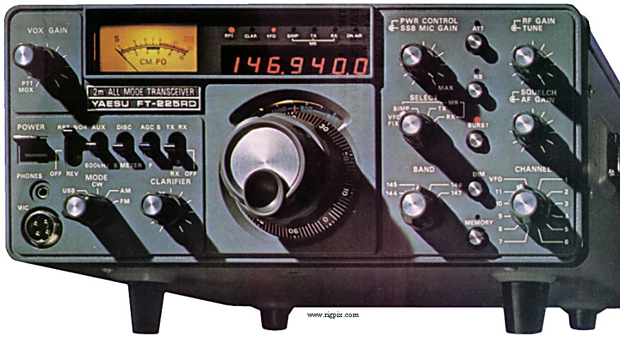 A picture of Yaesu FT-225RD