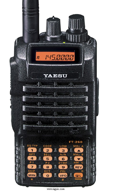 A picture of Yaesu FT-250R(E)