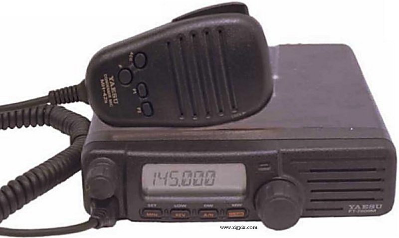 A picture of Yaesu FT-2600M