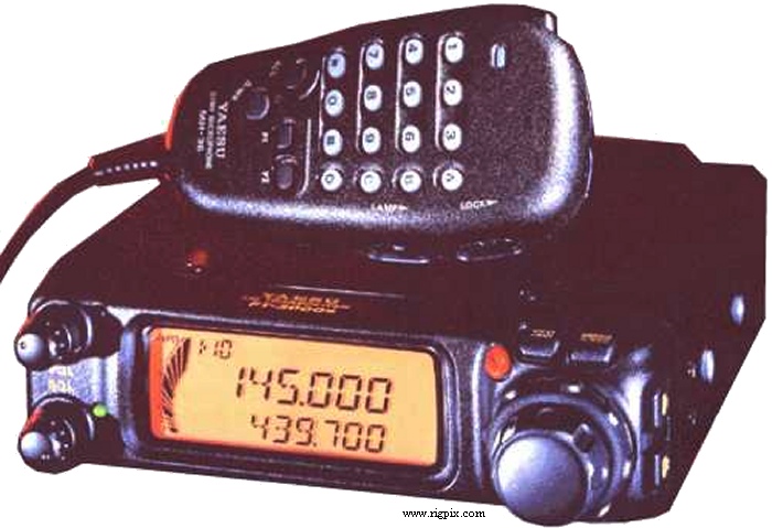 A picture of Yaesu FT-3000M