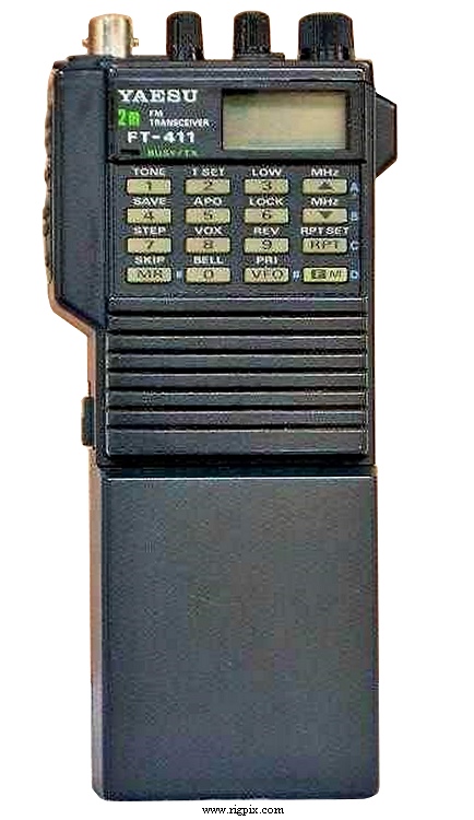 A picture of Yaesu FT-411