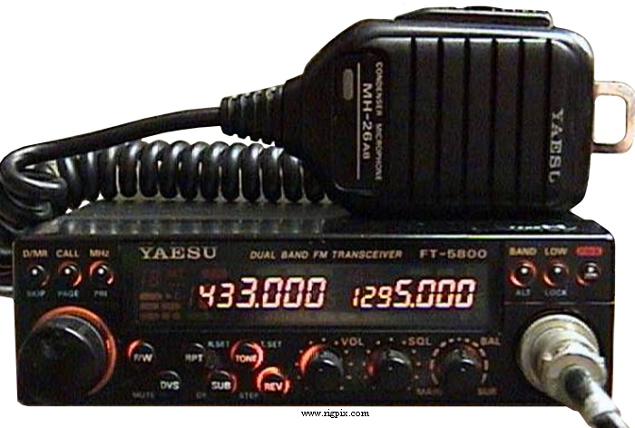 A picture of Yaesu FT-5800H