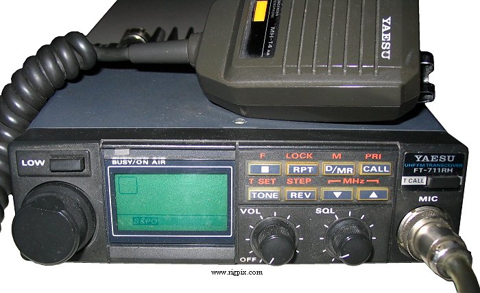 A picture of Yaesu FT-711RH