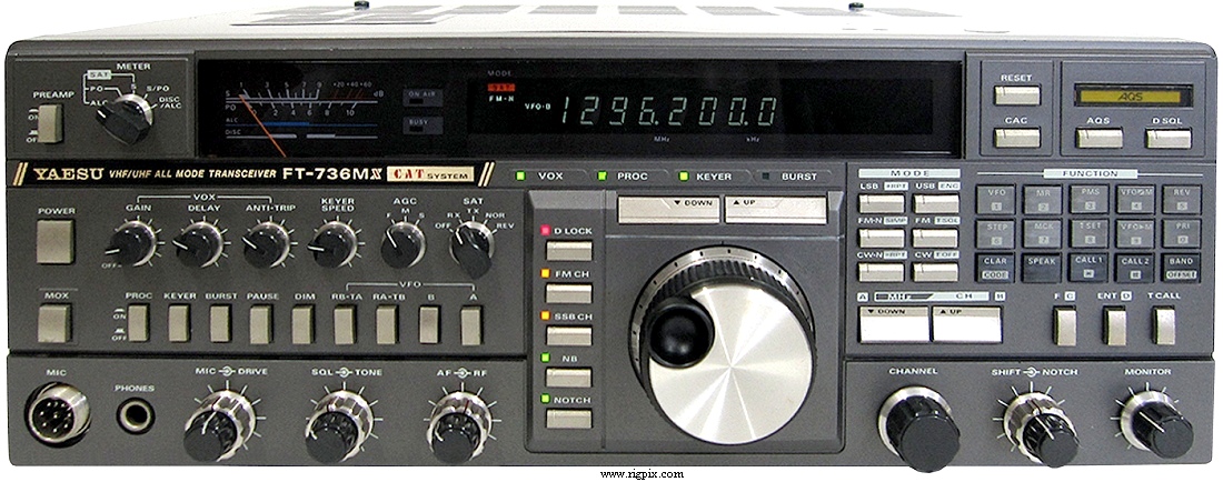 A picture of Yaesu FT-736MX