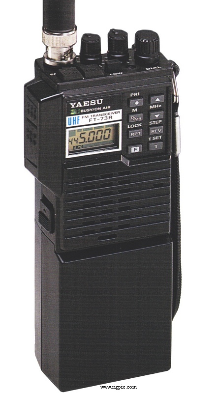 A picture of Yaesu FT-73R