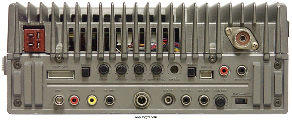 A rear picture of Yaesu FT-757GX