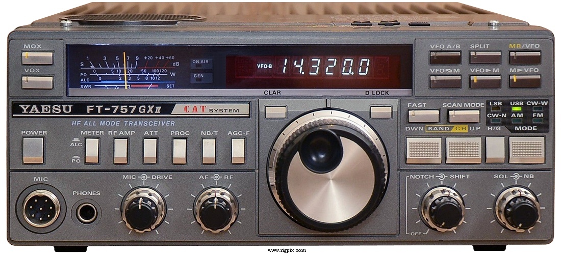 A picture of Yaesu FT-757GX II