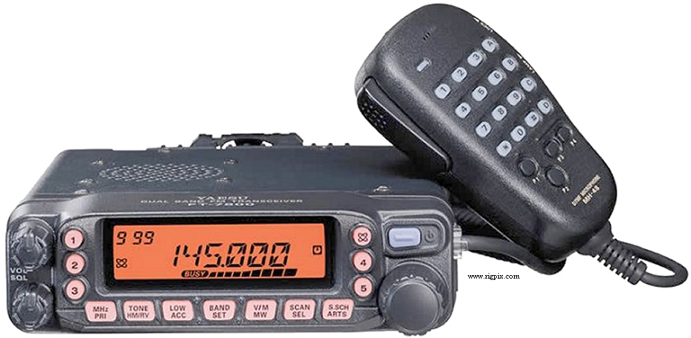 A picture of Yaesu FT-7800R(E)