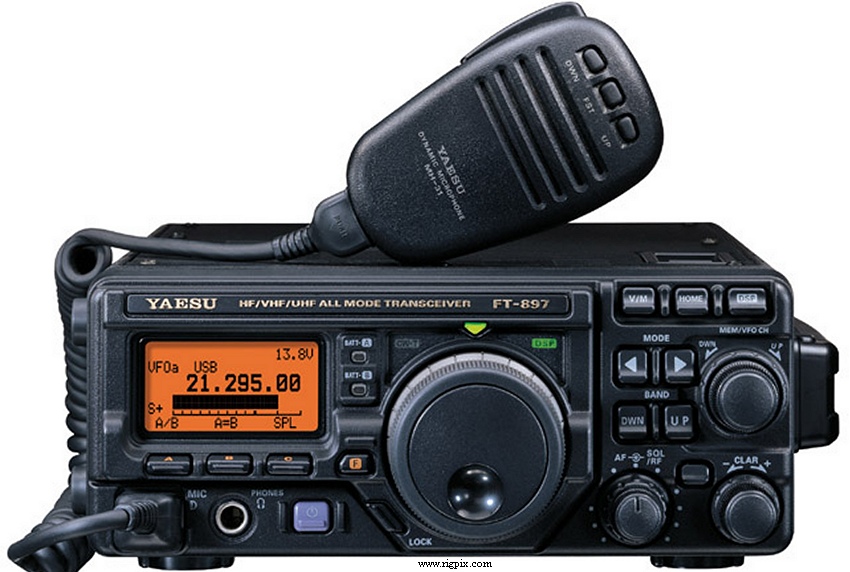 A picture of Yaesu FT-897D