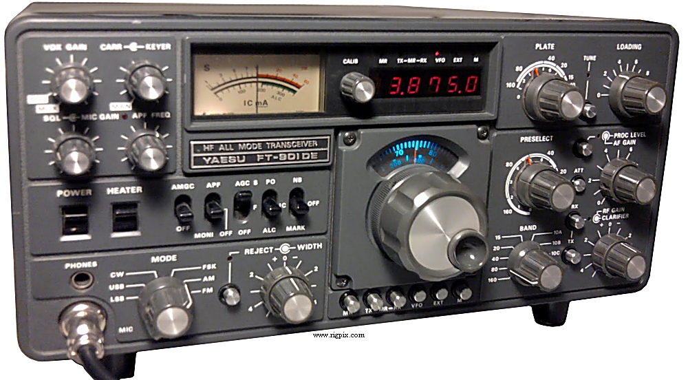 A picture of Yaesu FT-901DE