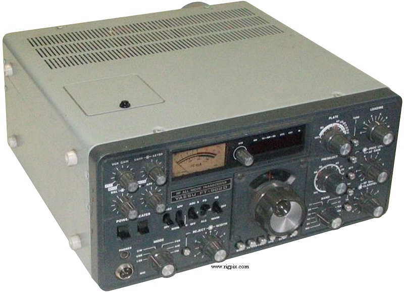 A picture of Yaesu FT-902D